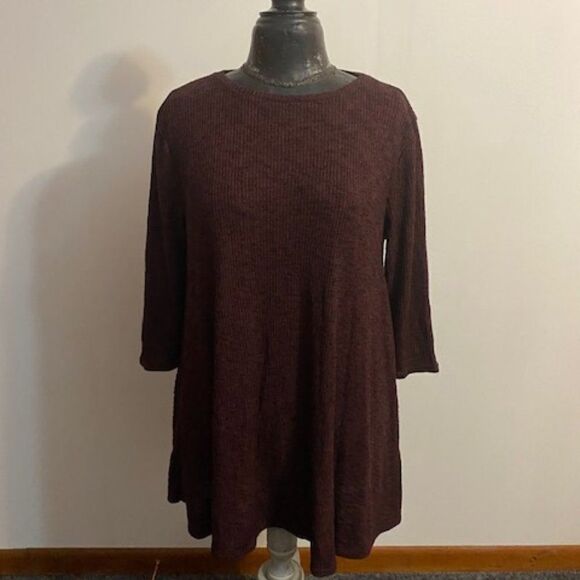 Pull & Bear Burgundy/Black knit asymmetrical 3/4 sleeves sweater, size Medium - Picture 1 of 3